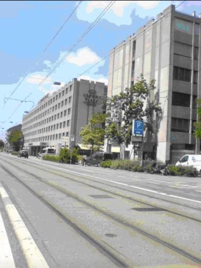Executive Suite Ac & Free Parking Zürich Buitenkant foto
