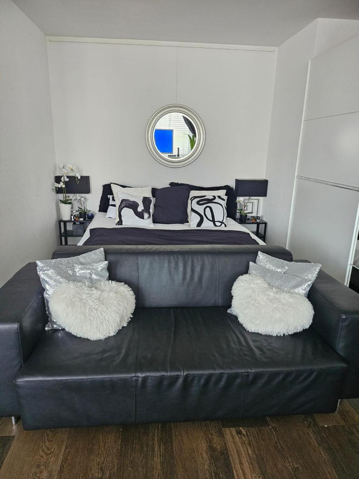 Executive Suite Ac & Free Parking Zürich Buitenkant foto